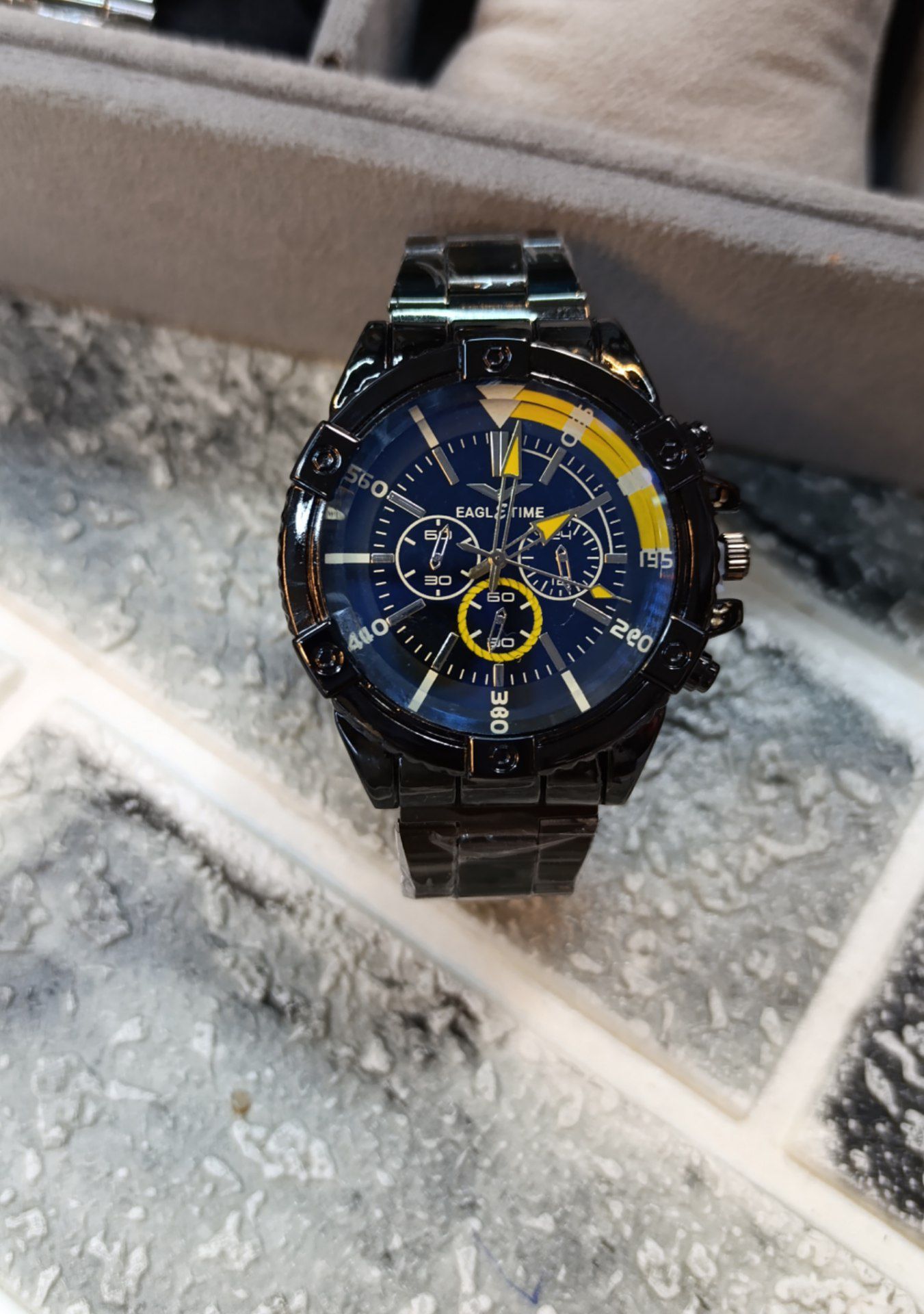 ساعتهای تک مردانه  ✅برند ایگل تایم /سیتیزن ✅بند فلزی ✅در رنگبندی طلایی و مشکی  ✅و طرح های متنوع