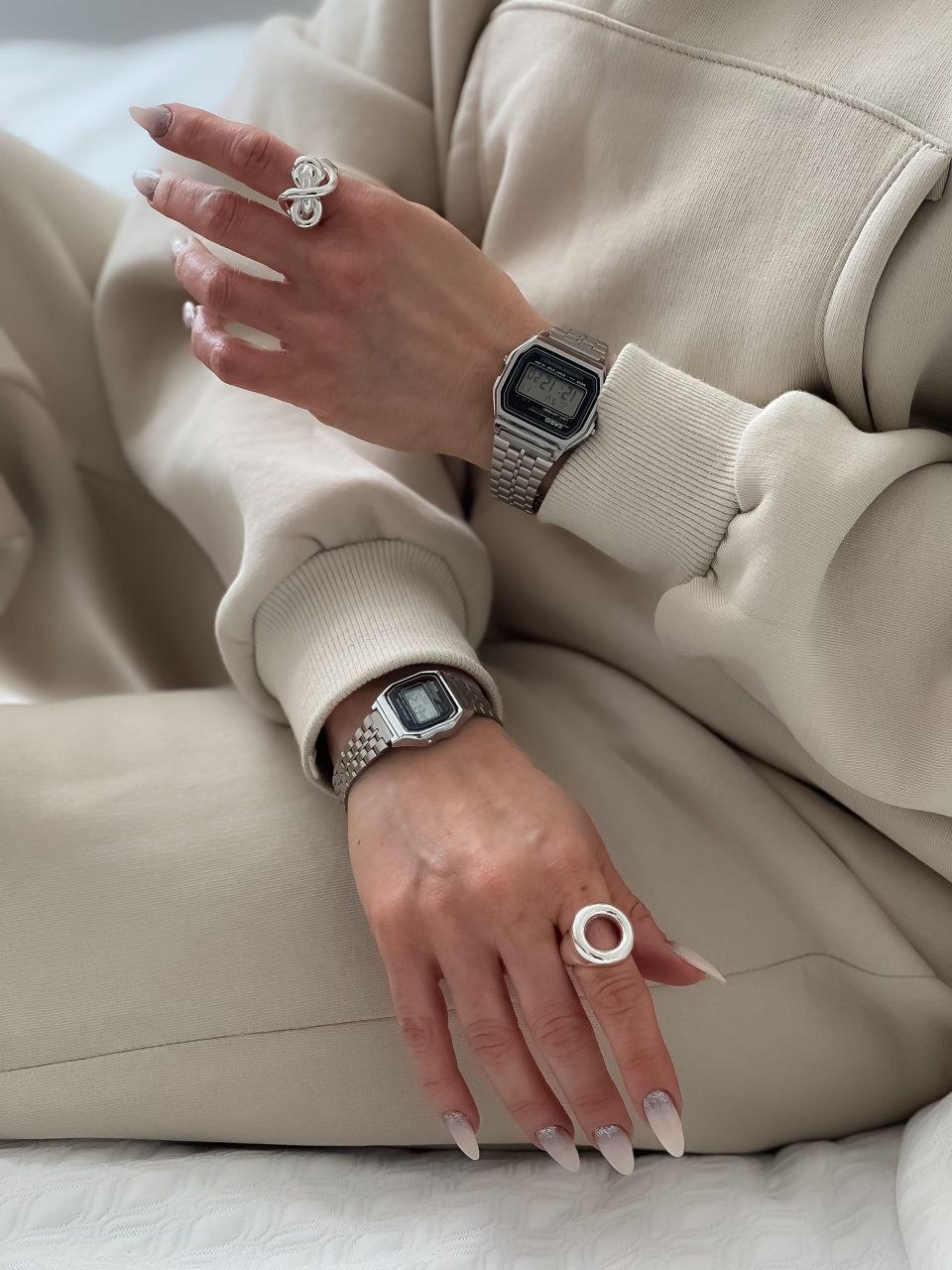 ست ساعت مچی کاسیو نوستالژی  ✅موتور دیجیتالی، کرنومتر ✅آلارم، نور پس زمینه ✅تقویم و روزشمار  ✅بند استیل، قفل کلیپسی، رنگ ثابت ✅ضد آب در حد دست شستن ✅جعبه کادویی و باطری