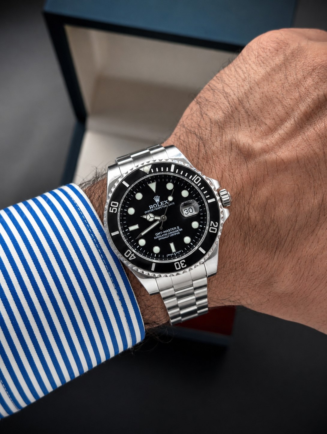 ROLEX   Submariner  اصالت، خریدنی نیست اما پوشیدنی است! 😎  ساب مارینر دارای روز شمار  قفل ضامن دار حرفه ای  بنداستیل  موتور کوارتز PE جاپان (آرام گرد) تاچیمتر شیشه ضدخش با عدسی تاریخ