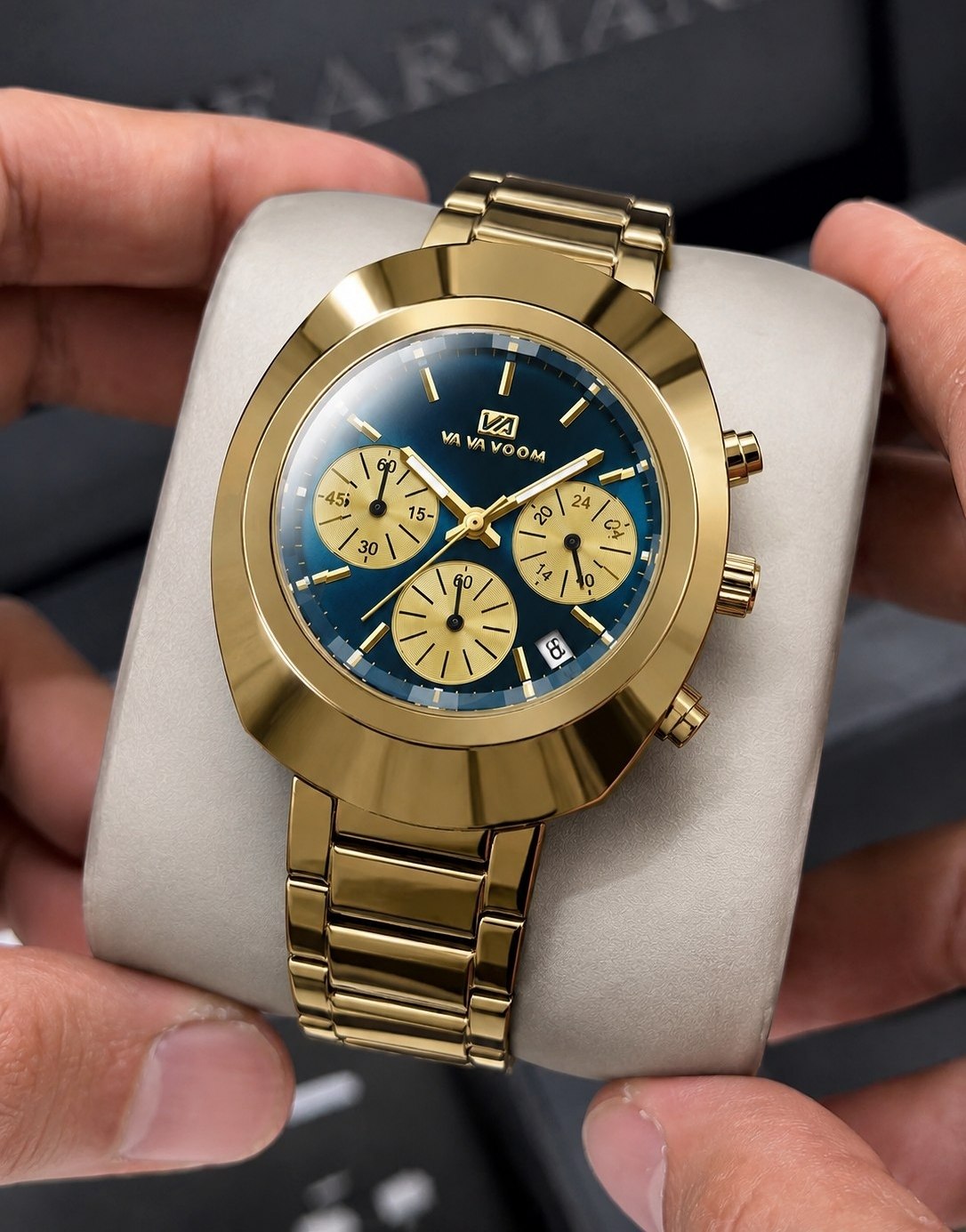 ☑️VAVA VOOM            2026   《highe quality》         ☆☆☆☆             ⌚️برند شرکتی  مناسب آقایان   کرنوگراف  مقاوم دربرابر آب  ضخامت ۱۲میل  شیشه معدنی الماسی  قطر صفحه ۴۸میل دارای روز شمار بند استیل صفحه شب نما  برند اورجینال  قفل دو پروانه  موتور کوارتز  رفرانس ۲۵۱۳ خاص وجذاب