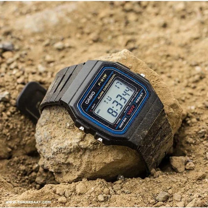 ساعت کاسیو نوستالژی Casio F91 طول عمر باتری تا چندسال (باتری CR2016) نمایش تاریخ، ماه، روز هفته و حالت شب و روز ضد آب   دارای تقویم خودکار دارای نور صفحه دارای آلارم (هشدار) بدنه و شیشه از جنس رزین مقاوم بند