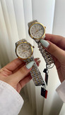 BOND Couple watch👩❤️💋👨 《highe quality》 watch ⌚️بین باند مدلی نو مقاوم دربرابر آب برندشرکتی دارای روز شمار ایام هفته بند استیل فولاد شیشه سافایر شب نما قفل دو پروانه موتور کوارتز
