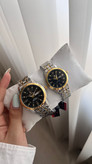 BOND Couple watch👩❤️💋👨 《highe quality》 watch ⌚️بین باند مدلی نو مقاوم دربرابر آب برندشرکتی دارای روز شمار ایام هفته بند استیل فولاد شیشه سافایر شب نما قفل دو پروانه موتور کوارتز