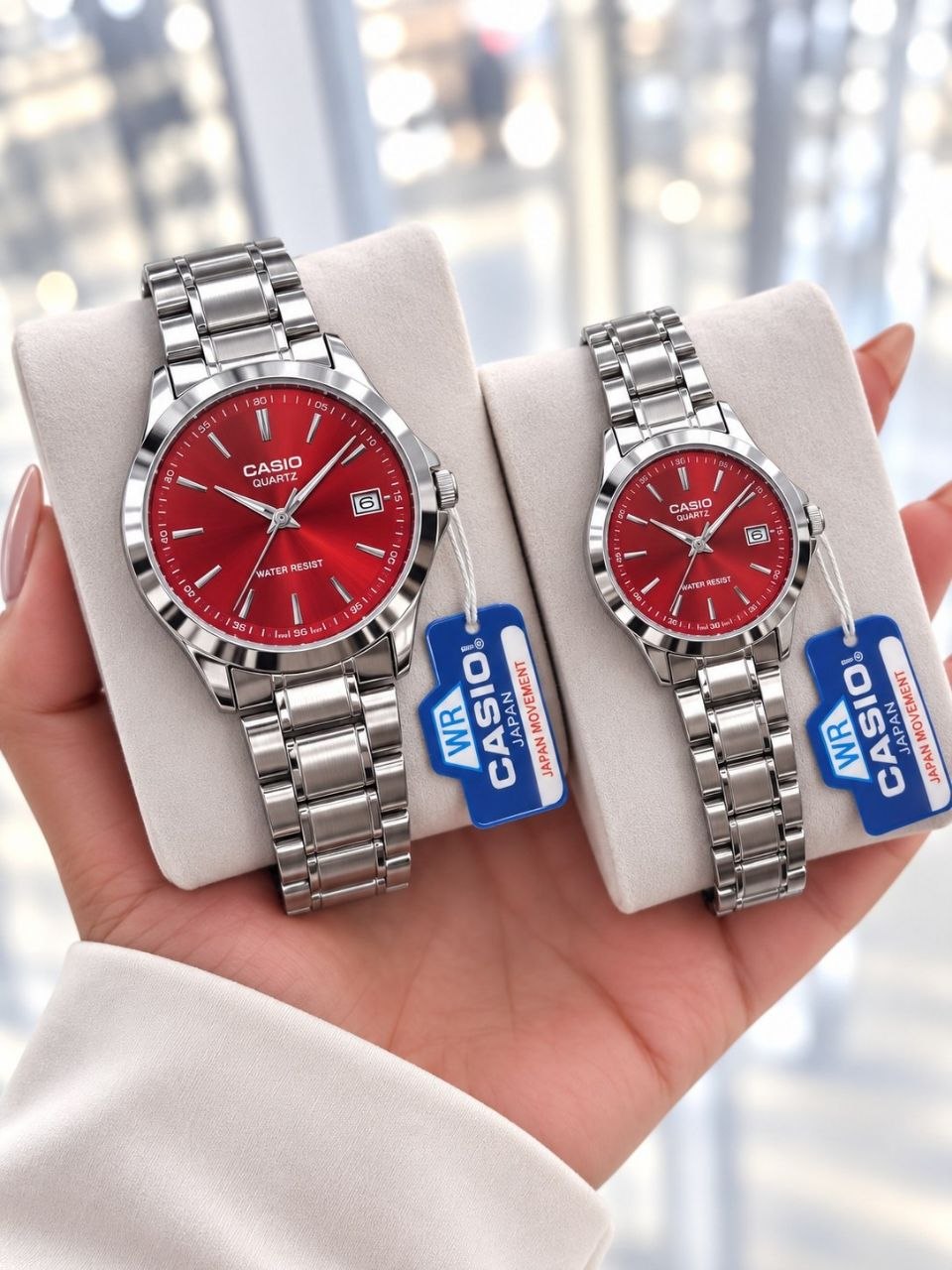 ست ساعت زنانه و مردانه کاسیو ☑️CASIO      ☆☆☆☆ high quality👌  ست  پرطرفدار کاسیو  ✅ مونتاژ با کیفیت بالاتر(پریمیوم)   قفل کلیپسی دارای روز شمار  مقاوم دربرابر آب  بند استیل موتور کوارتز  رنگ سیلور